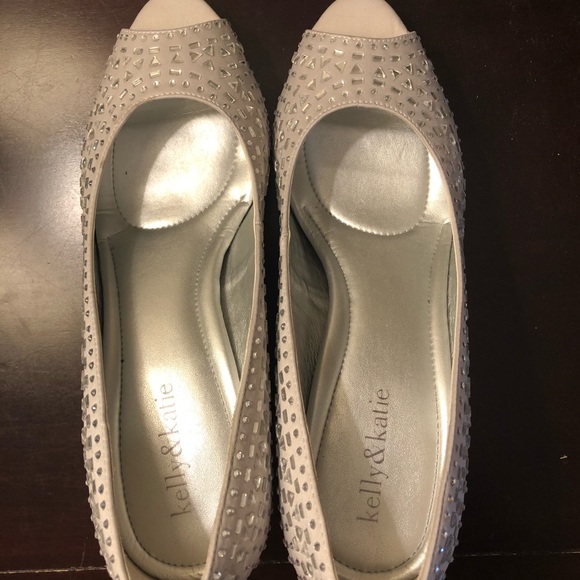 Gently used silver gemstone heels - Picture 2 of 6